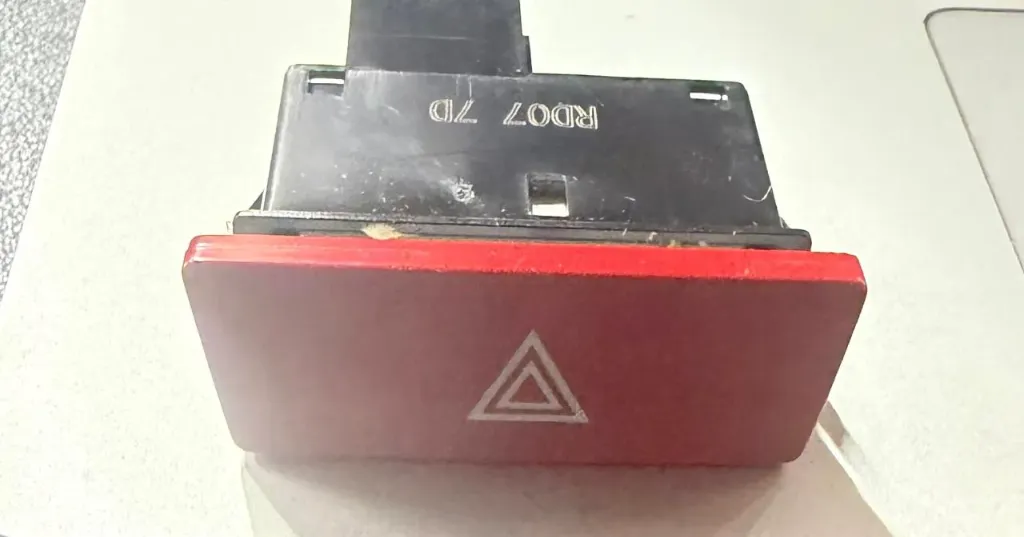 [inter-Peligro-Arrizo 3] SWITCH HAZARD  Interruptor de Peligro Arrizo 3 A19/A19FL