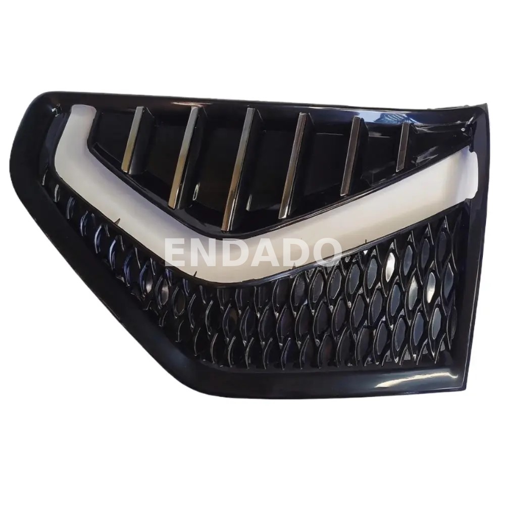 REJILLA NEBLINERO DEL DER (LINEAS CROMADAS) MARCA: HAVAL – MODELO: JOLION 1.5 TURBO